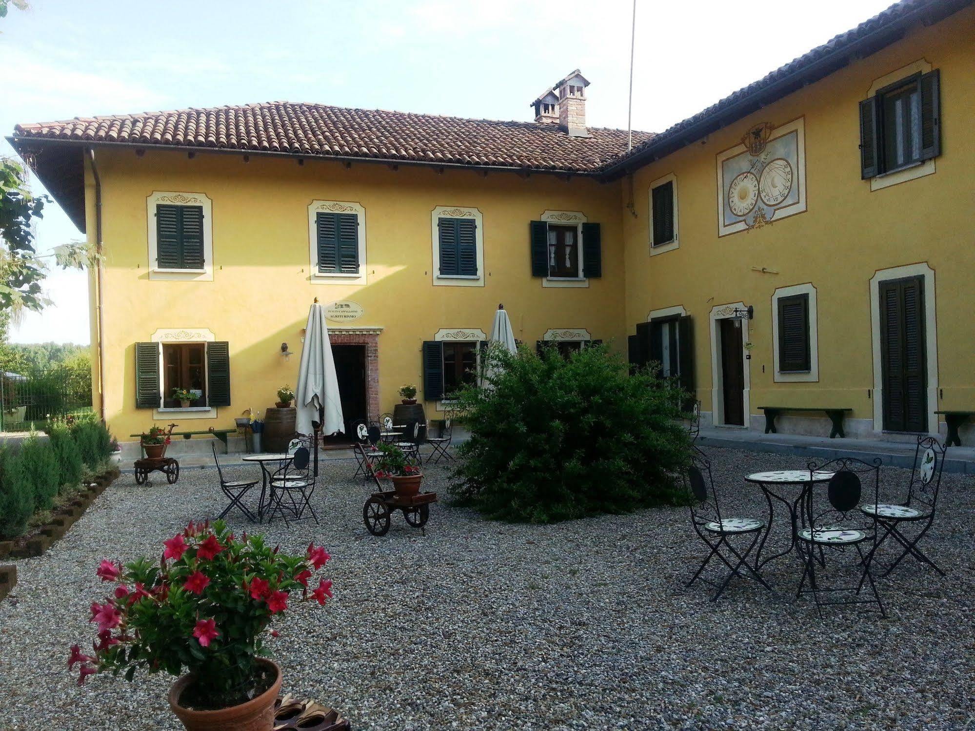 Hotel Tenuta Cappallotto à Serralunga d'Alba Extérieur photo